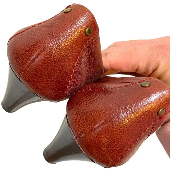 Andrew Geller NWOT Size 7 Reddish Brown with antiques Gold Buckle WEDGE Heel 2.5 - Picture 9 of 16